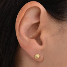 Load image into Gallery viewer, 14k Gold Filigree Dome Star Stud Earring