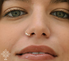 Load image into Gallery viewer, 14k Gold Pearl Beads Nose Ring