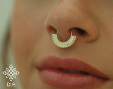 Load image into Gallery viewer, 14k Gold Seamless Boho Hoop RIng