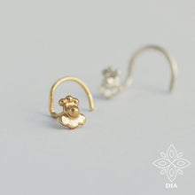 Load image into Gallery viewer, Silver Dainty Flower Nose Stud
