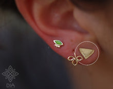 Load image into Gallery viewer, 14k Gold Tribal Triangle Earrings