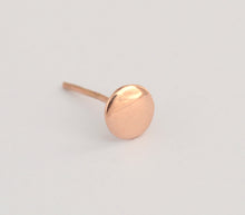 Load image into Gallery viewer, 14k Gold Large Round Nose Stud