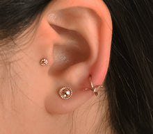 Load image into Gallery viewer, 14k Gold Tiny Flower Nose Stud