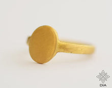 Load image into Gallery viewer, 14k Gold Signet Matte Oval Ring - Leah