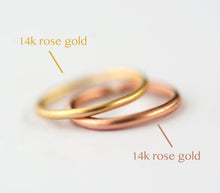 Load image into Gallery viewer, Set of Two 14k Gold Minimalist Heart Ring

