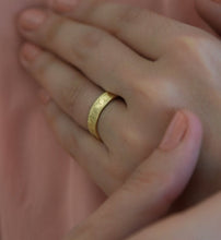 Load image into Gallery viewer, 14k Solid Gold Textured Ring