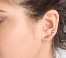 Load image into Gallery viewer, 14k Gold Dotted Flower Stud Earrings