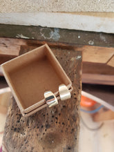 Load image into Gallery viewer, 14k Gold Classic Hoop Earrings