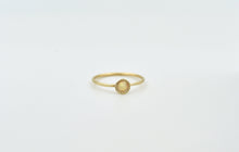 Load image into Gallery viewer, 14k Gold Dotted Flower Ring
