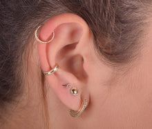 Load image into Gallery viewer, 14k Gold Dotted Flower Stud Earrings