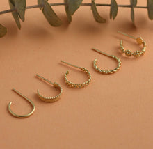 Load image into Gallery viewer, 14k Gold Elegant Huggie Hoop Earrings
