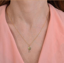 Load image into Gallery viewer, 14k Gold Clover Pendant with Aquamarine