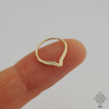 Load image into Gallery viewer, 14k Gold Tribal Chevron Hoop
