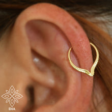 Load image into Gallery viewer, 14k Gold Tribal Chevron Hoop