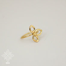 Load image into Gallery viewer, 14k Gold Minimalist Flower Belly Ring
