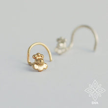 Load image into Gallery viewer, Silver Dainty Flower Nose Stud