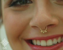 Load image into Gallery viewer, 14k Gold Flower Hoop Ring
