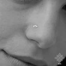Load image into Gallery viewer, Silver Filigree Nose Stud