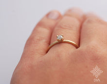 Load image into Gallery viewer, 14k Gold Classic Diamond Ring