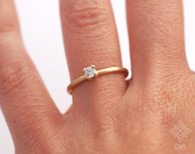 Load image into Gallery viewer, 14k Gold Classic Diamond Ring
