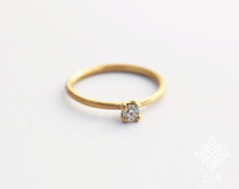 Load image into Gallery viewer, 14k Gold Classic Diamond Ring