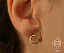 Load image into Gallery viewer, 14k Gold Cube Studs