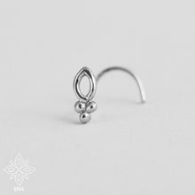 Load image into Gallery viewer, Silver Tribal Flower Nose Stud