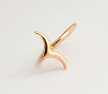 Load image into Gallery viewer, 14k Gold Bird Hoop Ring