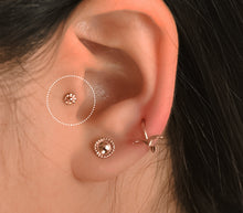 Load image into Gallery viewer, 14k Gold Tiny Flower Nose Stud