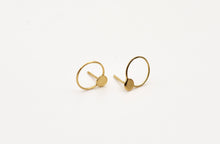Load image into Gallery viewer, 14k Gold Circle Stud Earrings - Gia