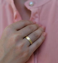Load image into Gallery viewer, 14K Gold Birds Pattern Ring