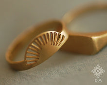 Load image into Gallery viewer, 14k Solid Gold Dainty Sun Ring - Summer