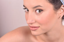 Load image into Gallery viewer, 14k Gold Large Bird Nose Stud