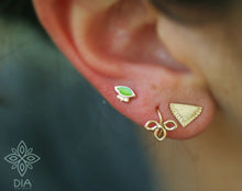 Load image into Gallery viewer, 14k Gold Tiny Flower Hoop Earrings