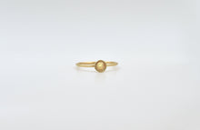Load image into Gallery viewer, 14k Gold Dotted Flower Ring