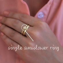 Load image into Gallery viewer, 14k Gold Dotted Flower Ring
