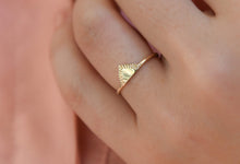Load image into Gallery viewer, 14k Gold Crown Ring
