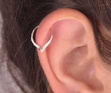 Load image into Gallery viewer, 14k Gold Tribal Chevron Hoop