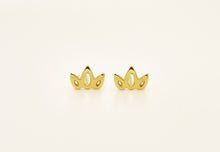 Load image into Gallery viewer, 14k Gold Crown Stud Earrings