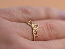 Load image into Gallery viewer, 14k Solid Gold Dainty Crown Ring - Meodi