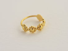 Load image into Gallery viewer, 14k Gold Flower Band Hoop Ring