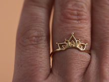 Load image into Gallery viewer, 14k Solid Gold Dainty Crown Ring - Meodi