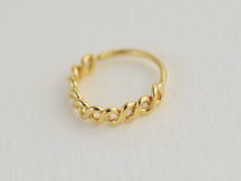 Load image into Gallery viewer, 14k Gold Twisty Hoop Ring
