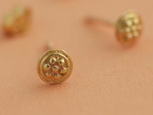 Load image into Gallery viewer, 14k Gold Round Flower Stud Earrings