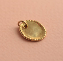 Load image into Gallery viewer, 14k Gold Oval Disc Pendant