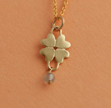 Load image into Gallery viewer, 14k Gold Clover Pendant with Aquamarine