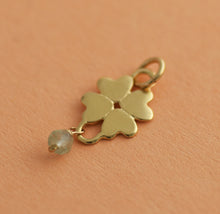 Load image into Gallery viewer, 14k Gold Clover Pendant with Aquamarine