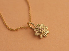 Load image into Gallery viewer, 14k Gold Daisy Pendant