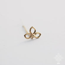 Load image into Gallery viewer, 14k Gold Tiny Flower Nose Stud - Avery
