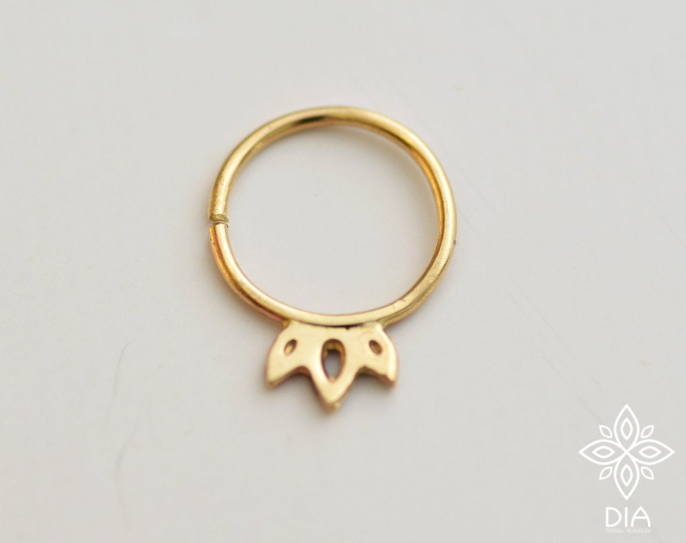 14K Solid Gold Delicate Crown Septum Hoop Ring - Taylor